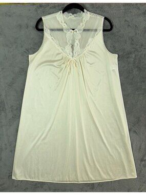 Vintage Dreamaway Ivory Lace Nylon Nightgown USA Made Size Large